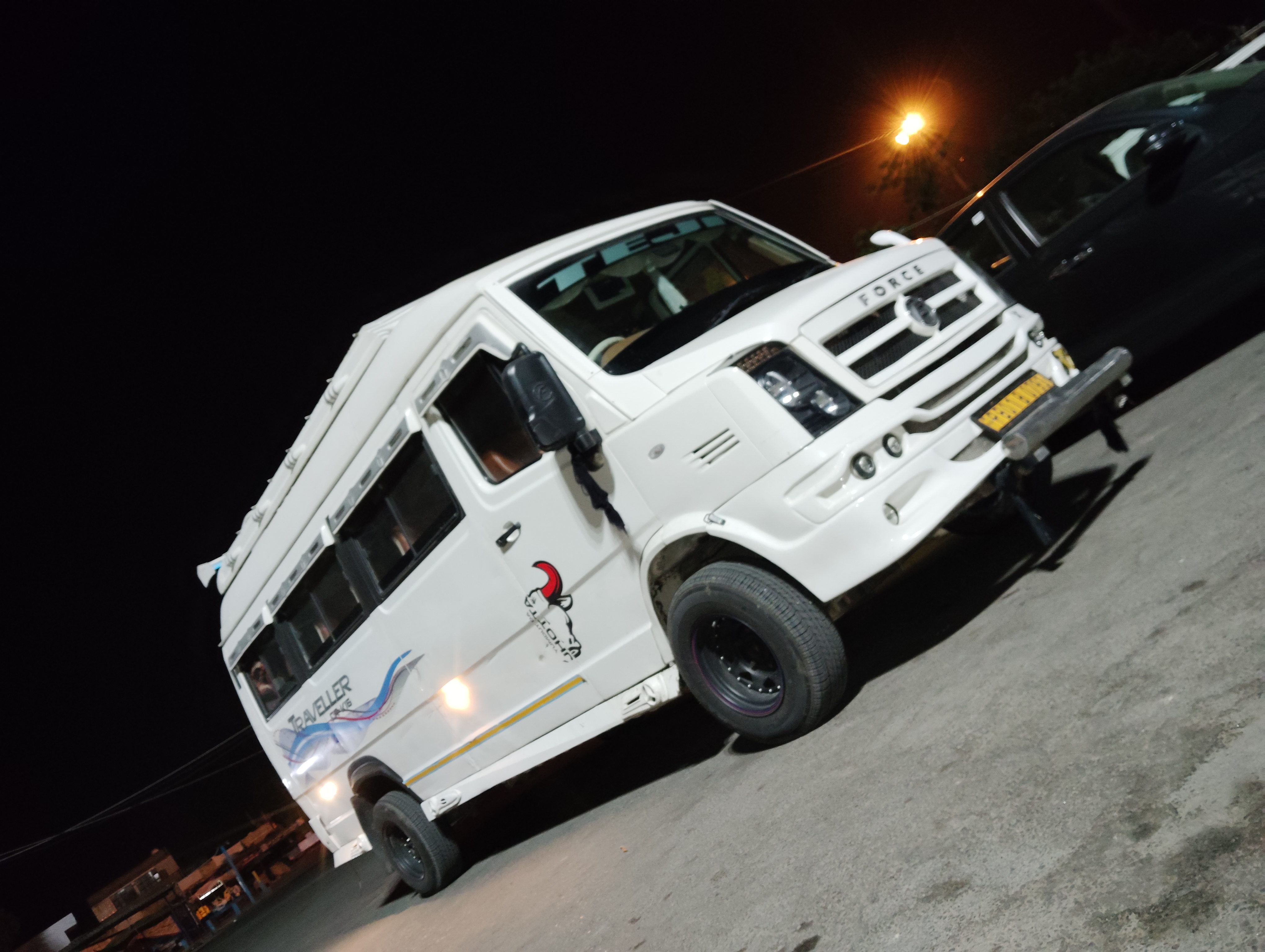 Tempo Traveller Hire in Khanna